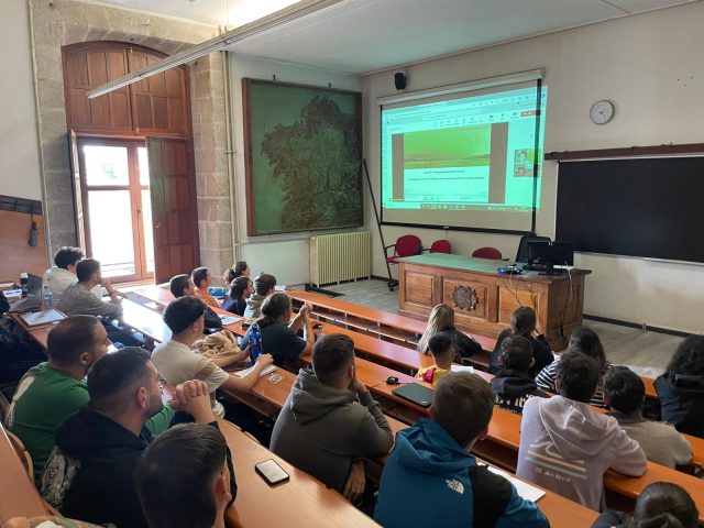 Director del Diplomado en Tecnologías de la Información Geográfica, Jorge Félez Bernal, expuso en la Universidad de Santiago de Compostela (Galiza, España)