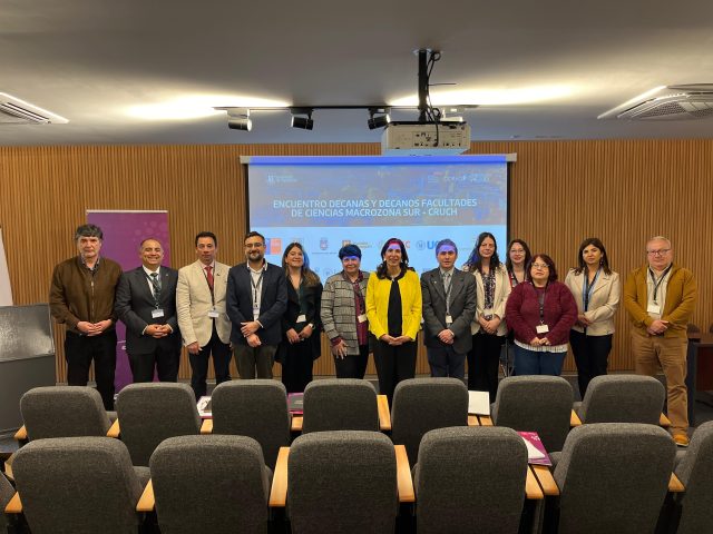 Encuentro de Decanas y Decanos de Ciencias del CRUCH Macrozona Sur, organizado por Ciencia 2030 UdeC, se realizó en el auditorio de la Fac. de Ciencias Ambientales