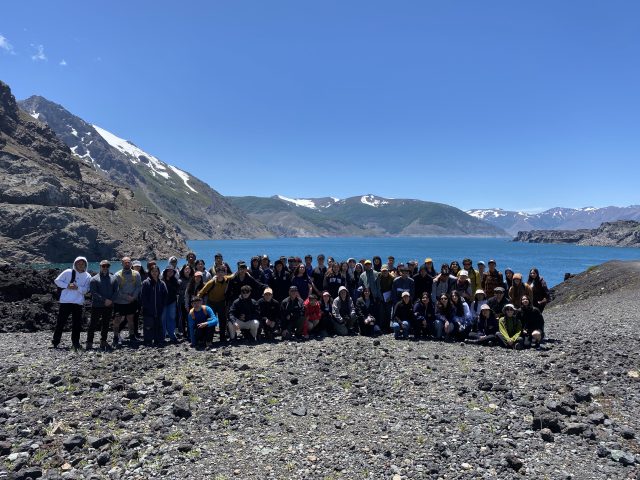 Estudiantes de primer año de Ingeniería Ambiental (campus Concepción y Chillán) visitaron el Parque Nacional Laguna del Laja en la Comuna de Antuco