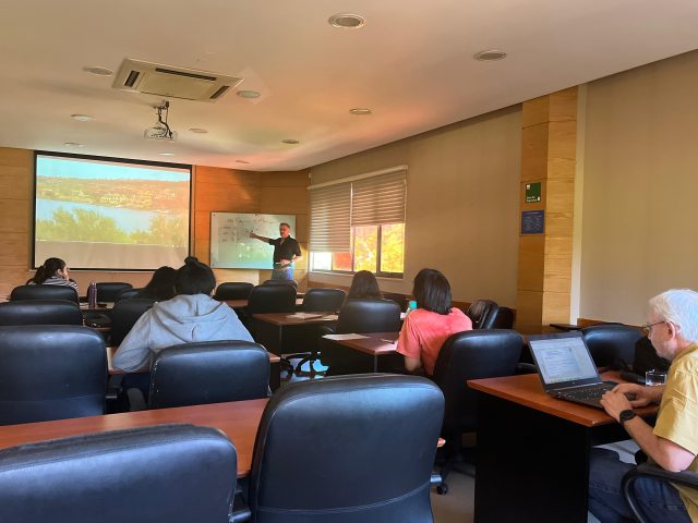 Expertos internacionales lideran cursos sobre calidad del agua y toxicología ambiental en la Escuela de Verano UdeC 2025