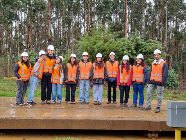 Estudiantes de Ingeniería Ambiental visitan el Relleno Sanitario Arauco-Curanilahue en terreno